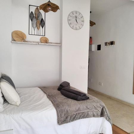 Tranquility Studio Apartment Malaga Ngoại thất bức ảnh